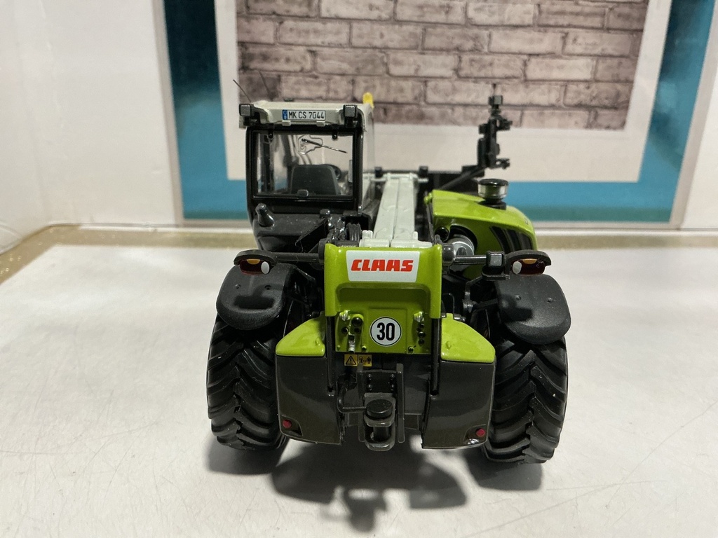 1:32 WIKING CLAAS 7044 SCORPION image