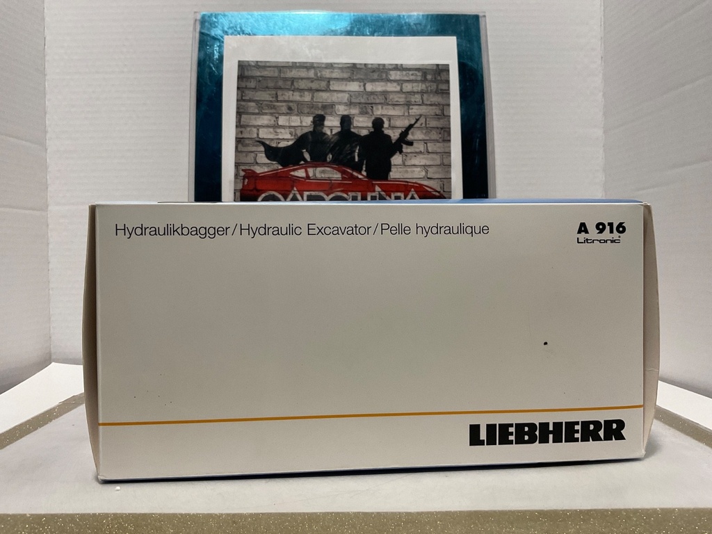 LIEBHERR 1/32 AT COLLECTIONS WHEELED HYDRAULIC EXCAVATOR image