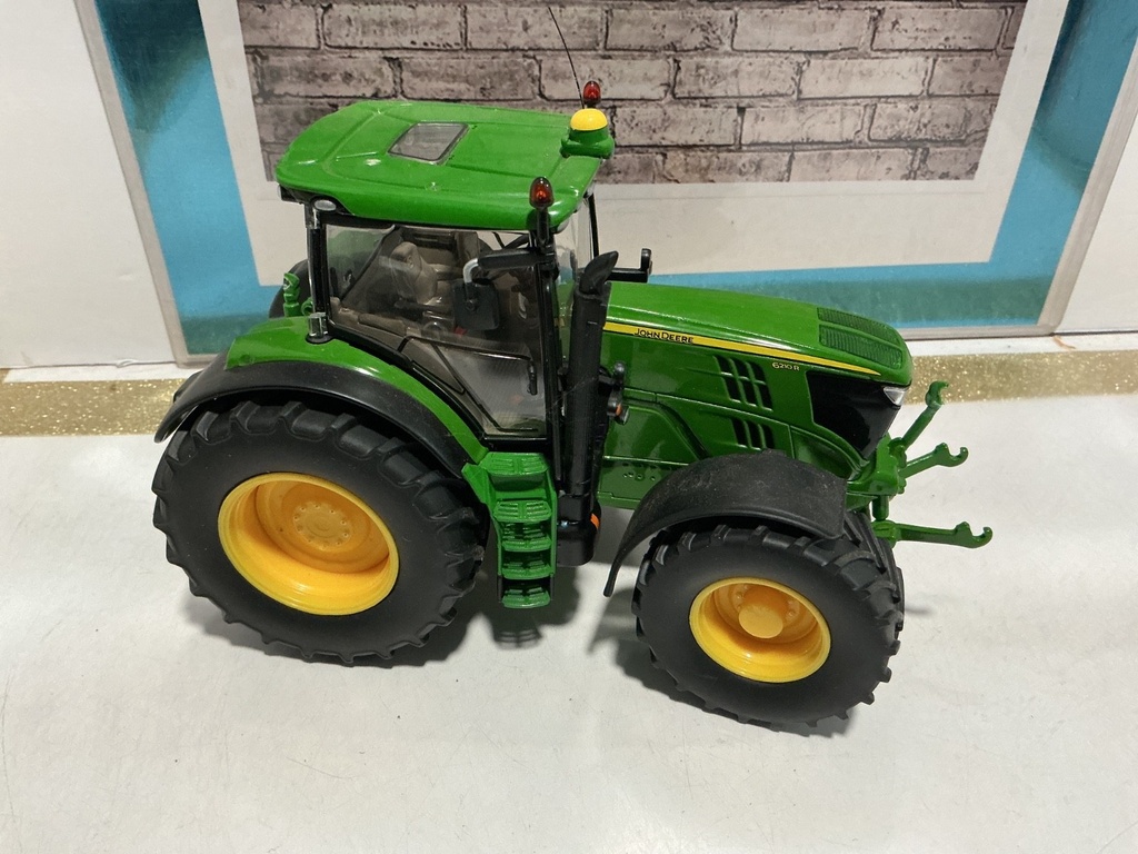 1:32 WIKING JOHN DEERE TRACTOR 7430 image