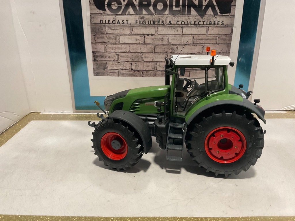 1/32 WIKING FENDT 936 TRACTOR { LOOSE NO BOX} image