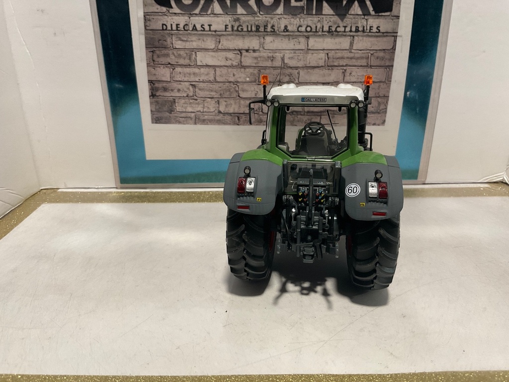 1/32 WIKING FENDT 936 TRACTOR { LOOSE NO BOX} image