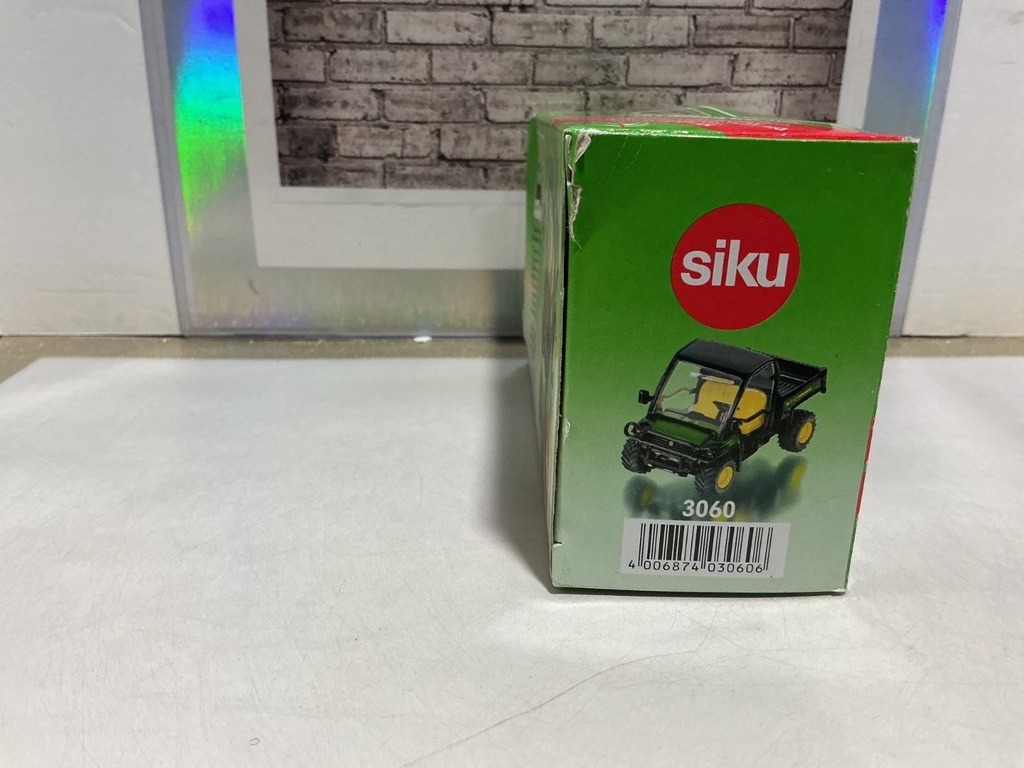 1/32  SIKU 3060 JOHN DEERE GATOR image