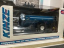 1/32 KINZE MODEL 1050 SOF TRED HARVEST COMMANDER GRAIN AUGER WAGON image
