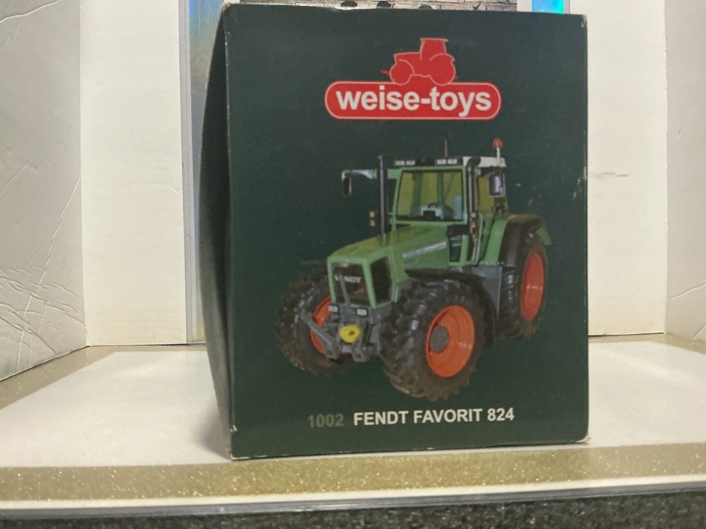 1/32 WEISE TOYS 1002  FENDT FAVORIT 824 image
