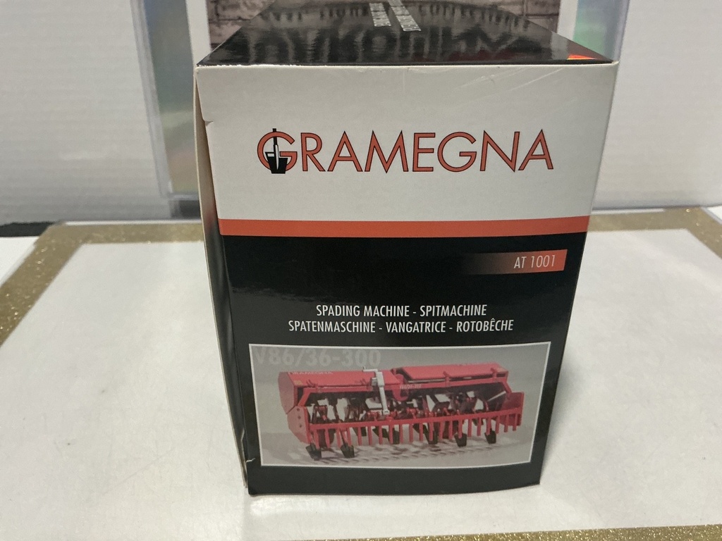 1:32 GRAMEGNA SPADING MACHINE - [ LOOSE PIECE NEEDS REATTACHMENT] image