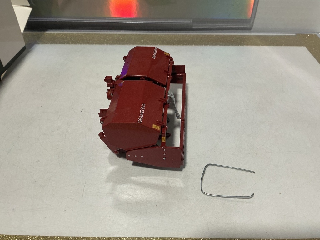 1:32 GRAMEGNA SPADING MACHINE - [ LOOSE PIECE NEEDS REATTACHMENT] image
