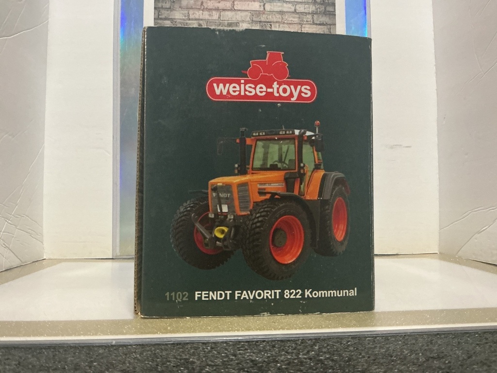 1/32 WEISE TOYS 1102 FENDT FAVORIT 822 KOMMUNAL image