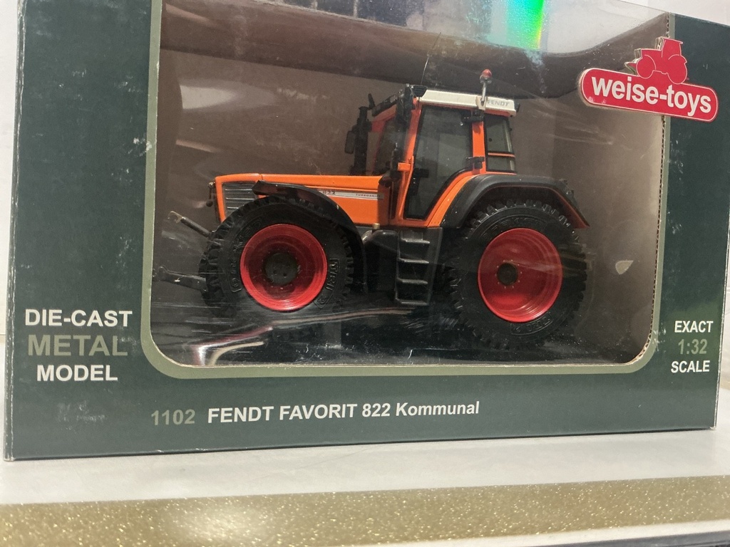 1/32 WEISE TOYS 1102 FENDT FAVORIT 822 KOMMUNAL image