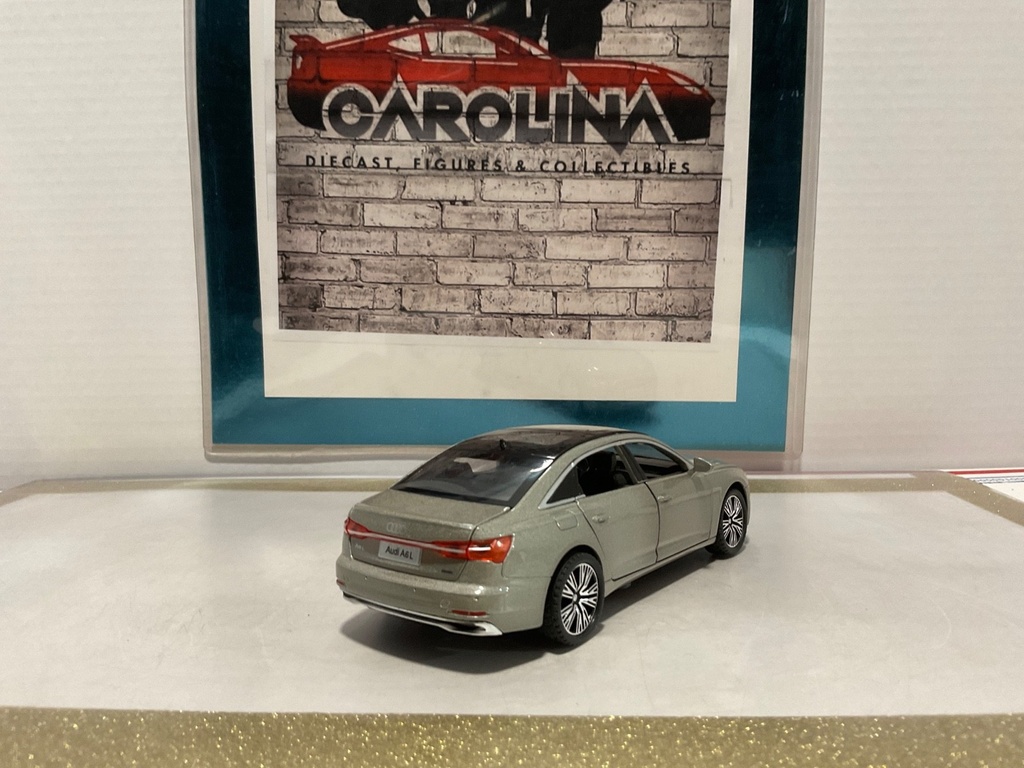1:32 Diecast Pull Back Car with Lights and Sound AUDI A6 L image