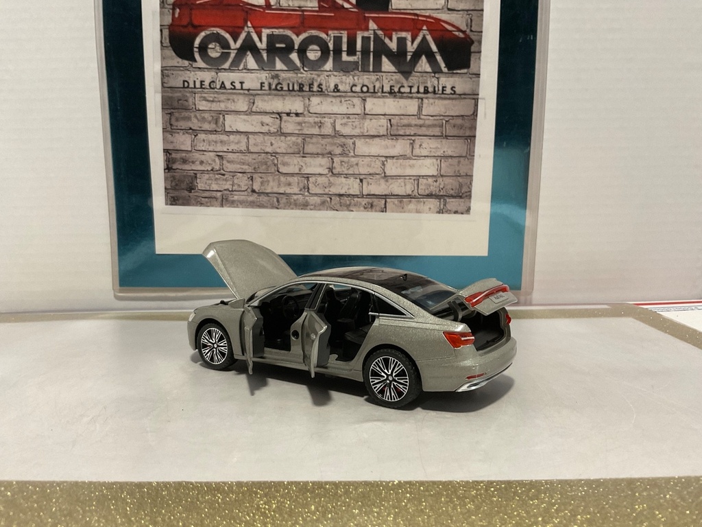 1:32 Diecast Pull Back Car with Lights and Sound AUDI A6 L image