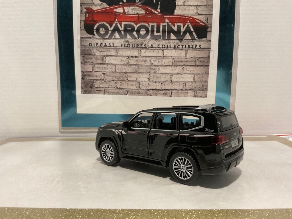 1:32 Diecast Pull Back Car with Lights and Sound TOYOTA LAND CRUISER image