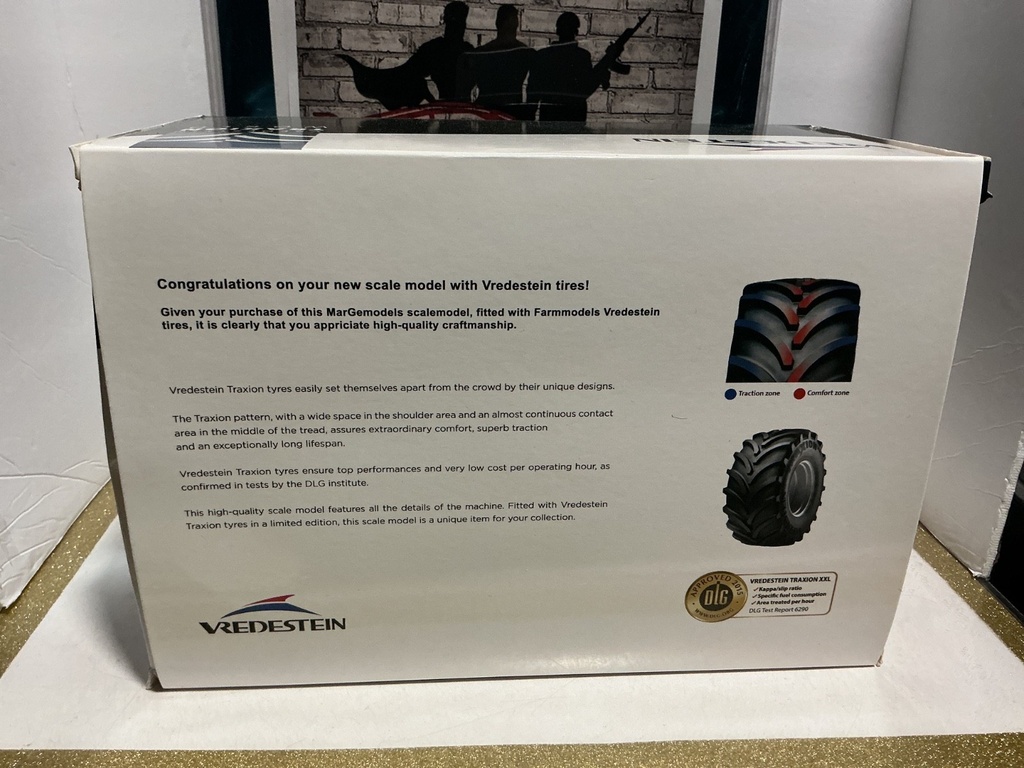 1/32 MARGE MODELS VREDSTEIN TIRES NEW HOLLAND T8. 435 image