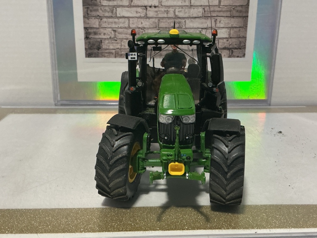 1:32 WIKING - JOHN DEERE 6250R LIMITED EDITION 1000 PIECES image