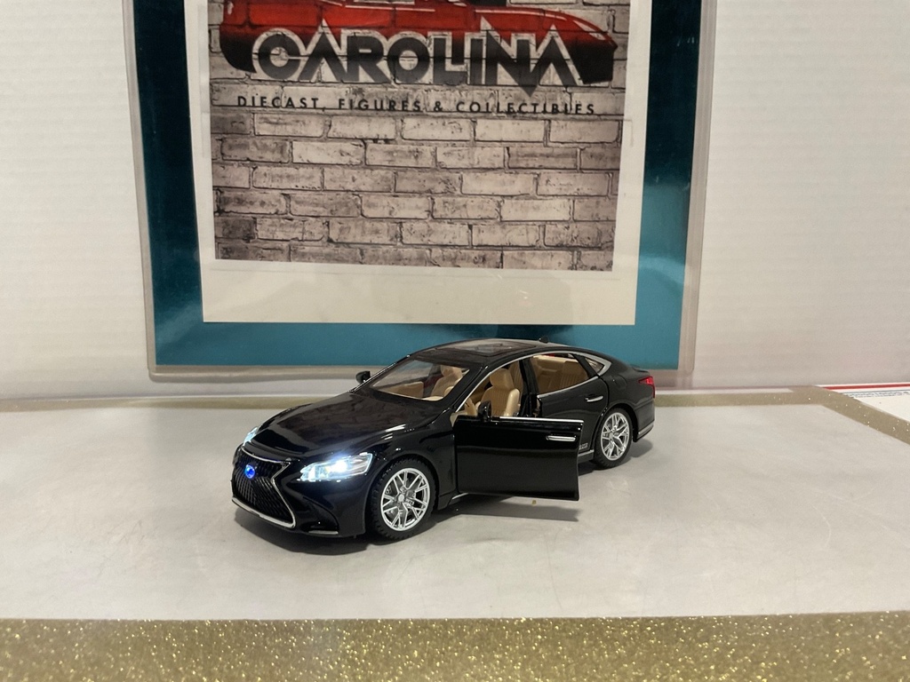 1:32 Diecast Pull Back Car with Lights and Sound LEXUS LS500H image