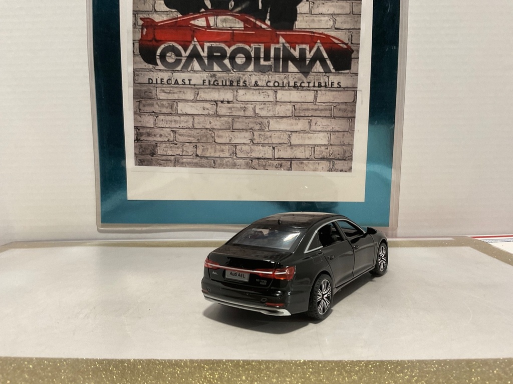 1:32 Diecast Pull Back Car with Lights and Sound AUDI A6 L image