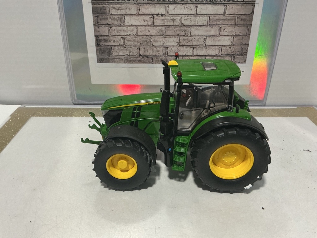 1:32 WIKING - JOHN DEERE 6250R LIMITED EDITION 1000 PIECES image
