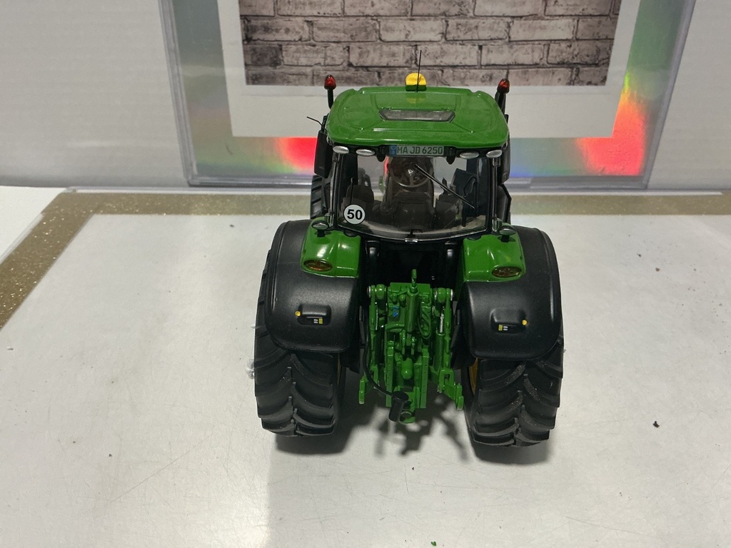 1:32 WIKING - JOHN DEERE 6250R LIMITED EDITION 1000 PIECES image
