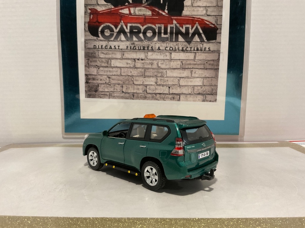 1:32 Diecast Pull Back Car with Lights and Sound TOYOTA LAND CRUISER PRADO image