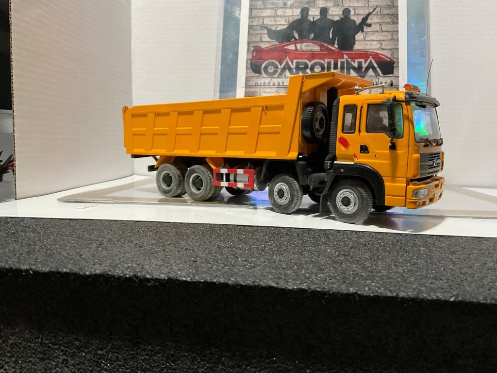 1/32 HONGYAN MOTOR DUMP TRUCK  {DISPLAYED} ! image