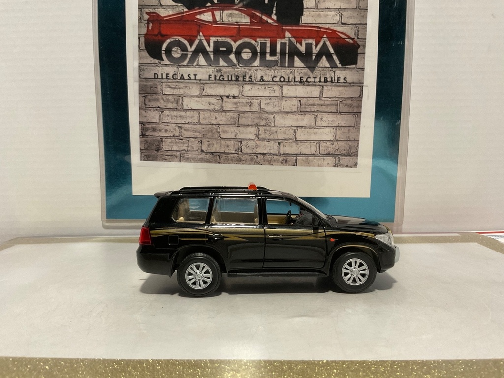 1:32 Diecast Pull Back Car with Lights and Sound TOYOTA LAND CRUISER VXR image
