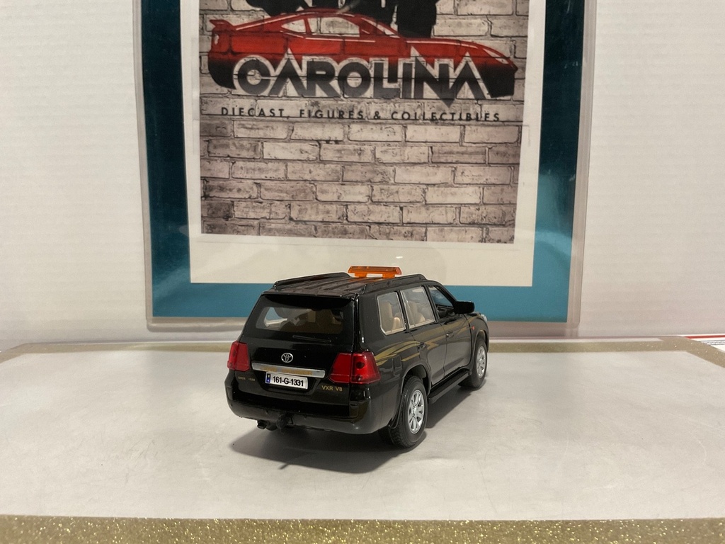 1:32 Diecast Pull Back Car with Lights and Sound TOYOTA LAND CRUISER VXR image