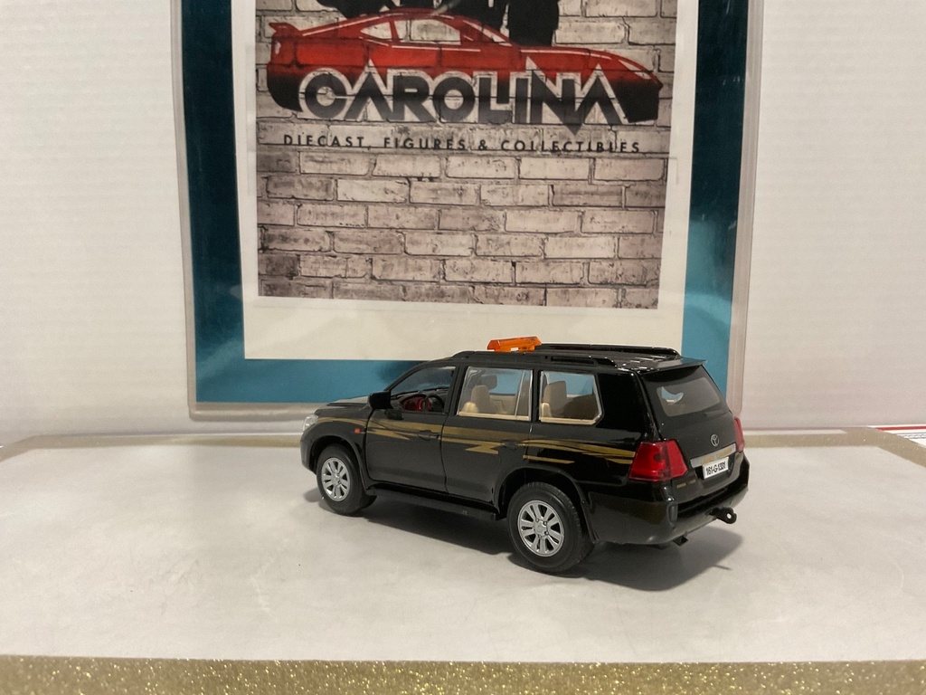 1:32 Diecast Pull Back Car with Lights and Sound TOYOTA LAND CRUISER VXR image