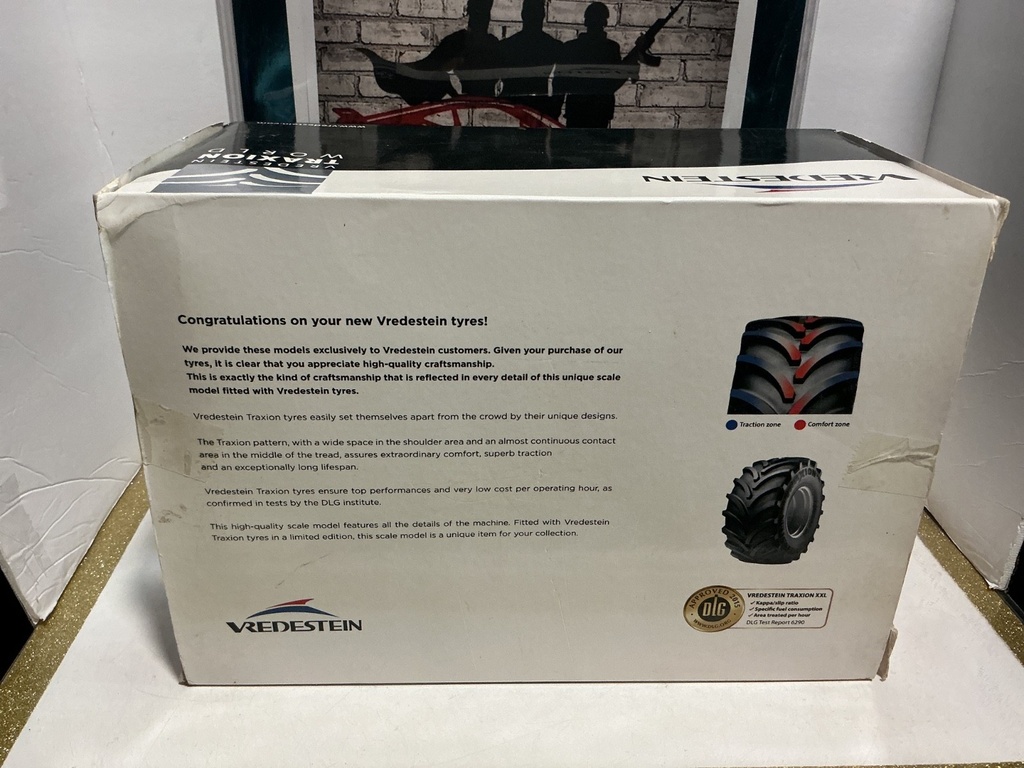 1/32 MARGE MODELS VREDSTEIN TIRES CASE IH MAGNUM 380 image