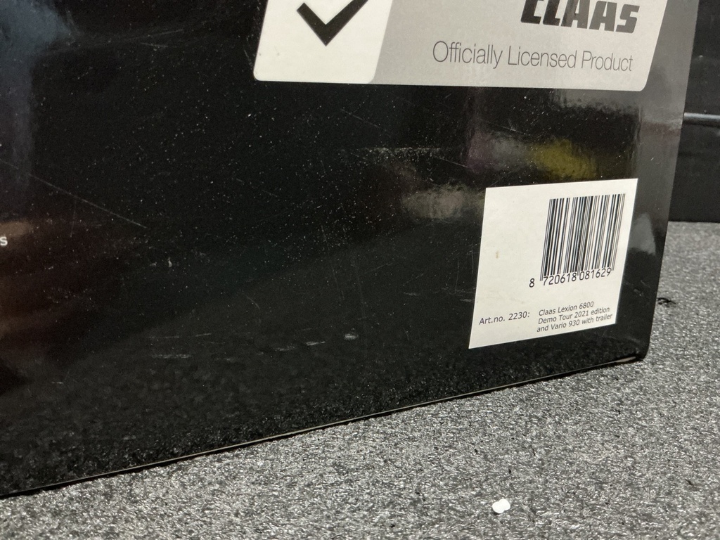 1/32 MARGE MODELS CLAAS LEXION 6800 DEMO TOUR & CLAAS VARIO TRAILER BOX DAMAGE image