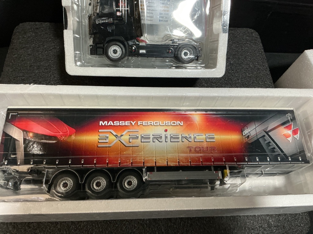 1/32 MARGE MODELS MASSEY FERGUSON EXPERIENCE TOUR TRACTOR TRAILER image
