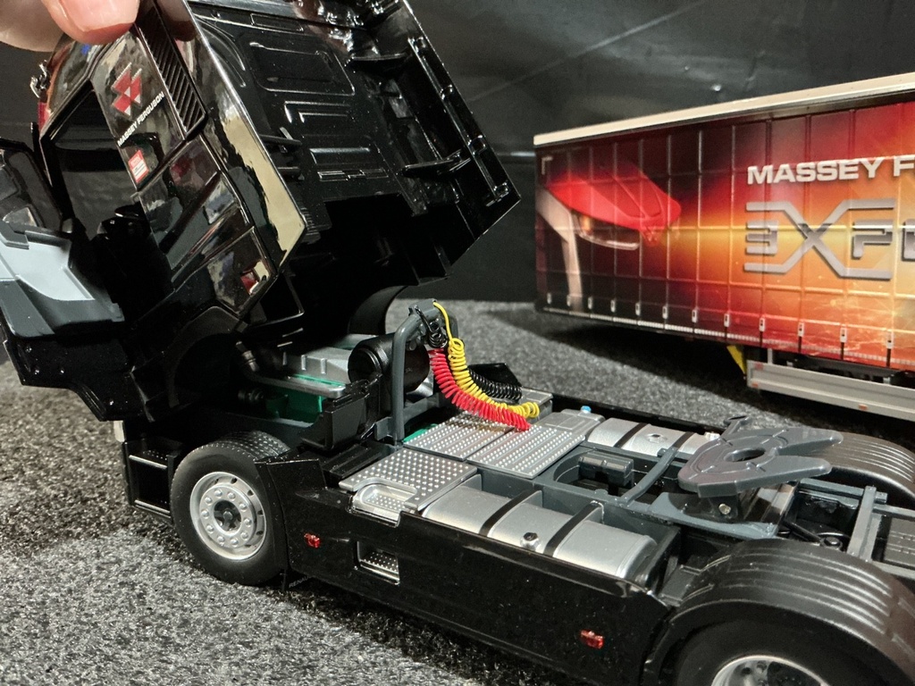 1/32 MARGE MODELS MASSEY FERGUSON EXPERIENCE TOUR TRACTOR TRAILER image