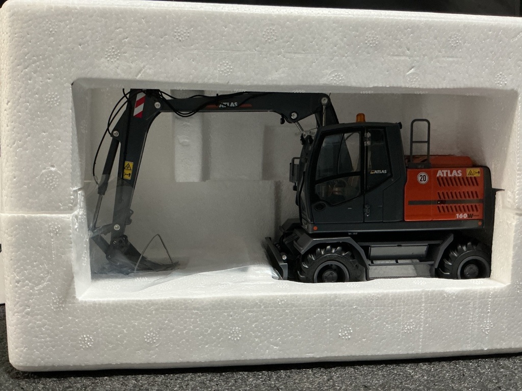 1/32 ATLAS160W EXCAVATOR WITH NOKIAN TIRES! image