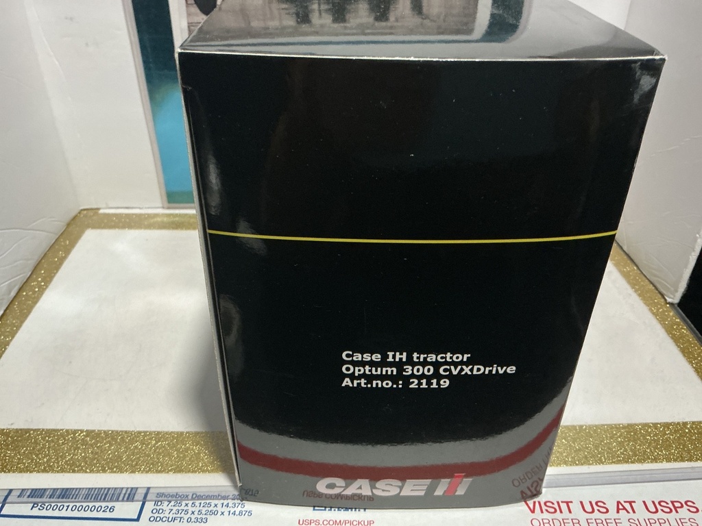 1/32 MARGE MODELS CASE IH TRACTOR OPTUM 300 CVX DRIVE - NO. 2119 image