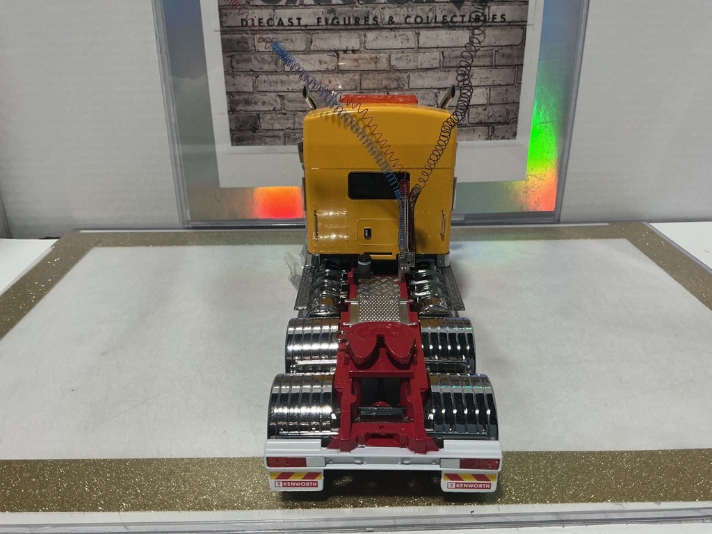 1:32 KENWORTH EXCLUSIVE REPLICAS T909 PRIME MOVER image