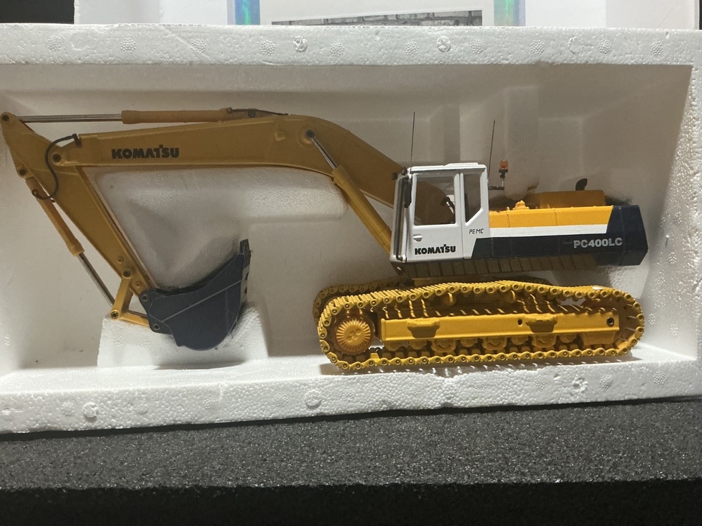 1/32 JOAL KOMATSU EXCAVATOR PC  400LC-5 BOX HAS TEAR * image