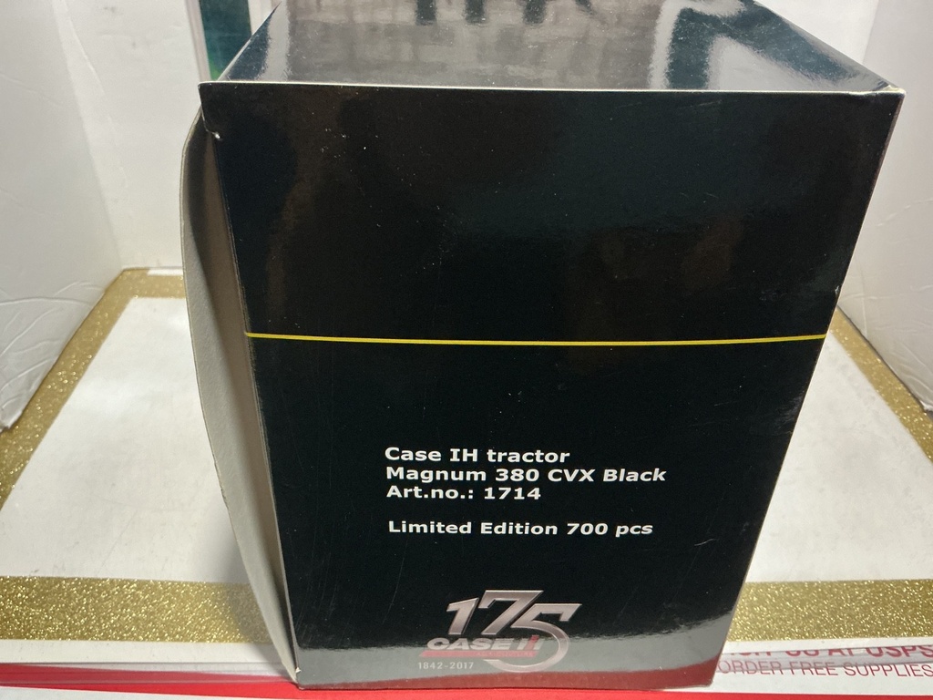 1/32 MARGE MODELS CASE IH TRACTOR MAGNUM 380 CVX BLACK image