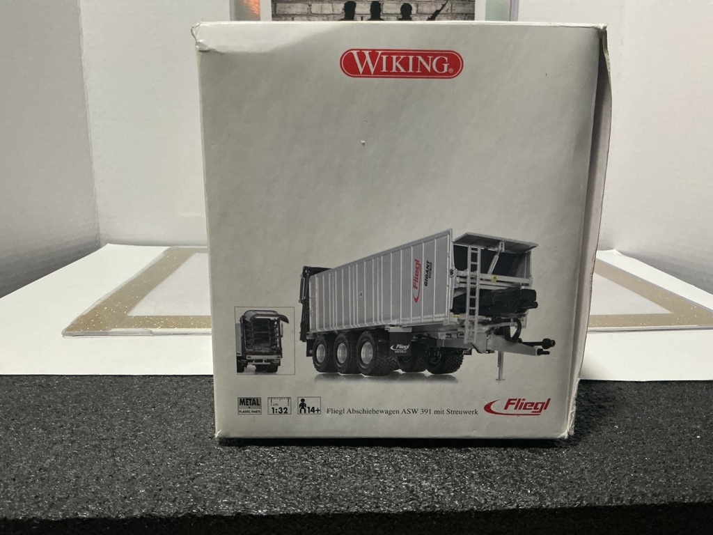 1/32 WIKING - FLIEGL ABSCHIEBEWAGEN ASW 391 MIT STREUWERK image