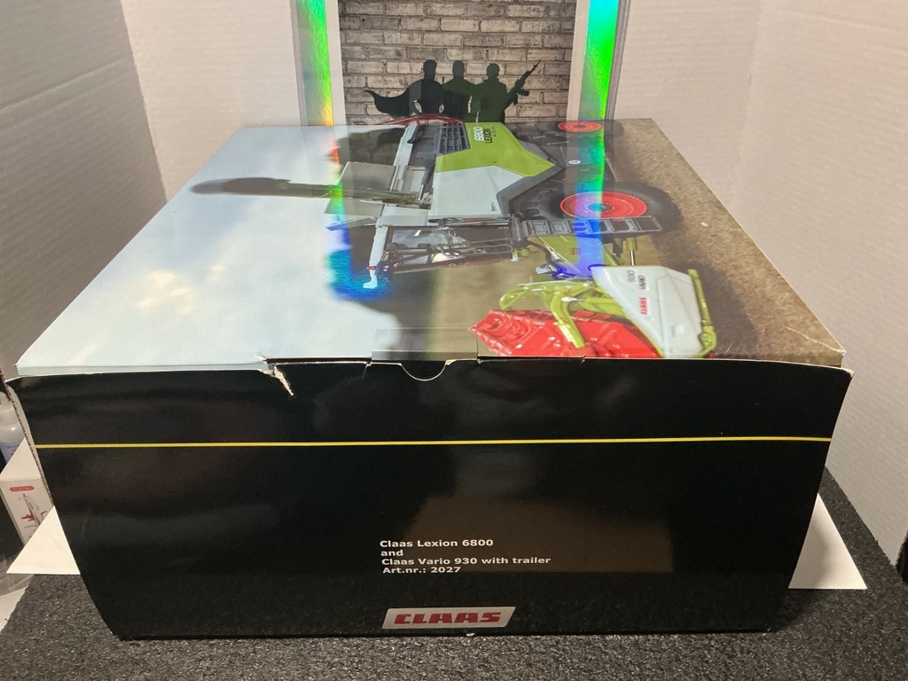 1/32 MARGE MODELS CLAAS LEXION 6800 image
