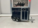 1:32 ERTL WILLIAMS DUAL AXLE HORSE BOX TRAILER [NO BOX] image