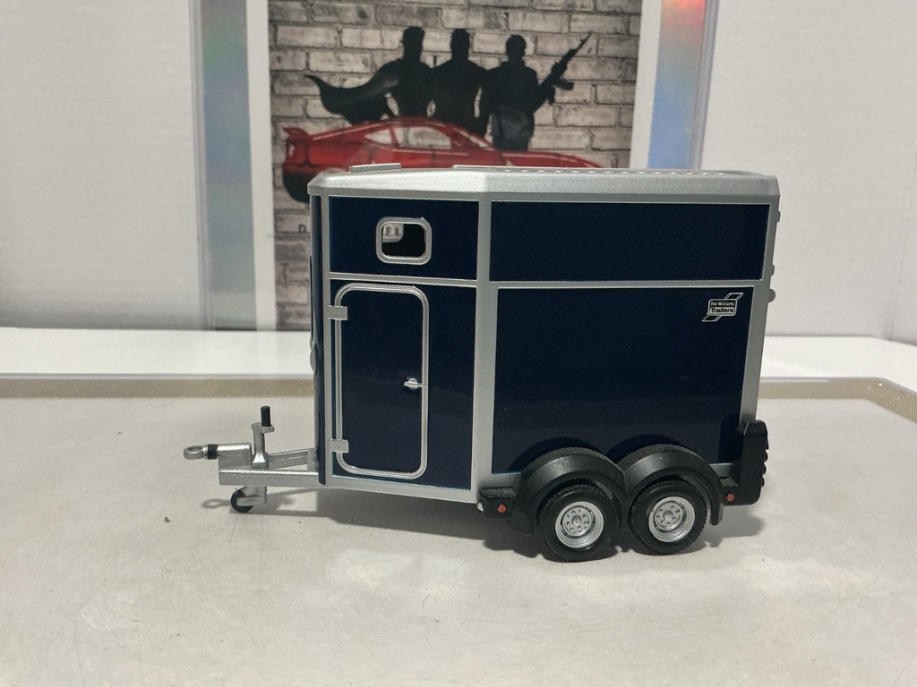 1:32 ERTL WILLIAMS DUAL AXLE HORSE BOX TRAILER [NO BOX] image