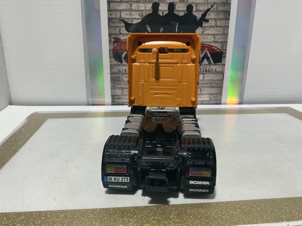 1:32 SIKU SCANIA R620 TRACTOR TRAILER [NO BOX] - SEE ALL PICS #2 image