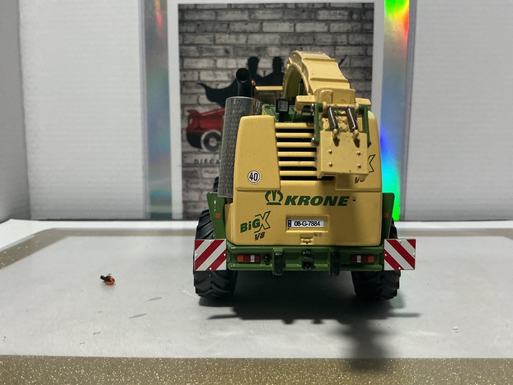 1:32 UNIVERSAL HOBBIES KRONE BIG X V8 [NO BOX] [BROKEN LIGHT WILL BE INCLUDED] image