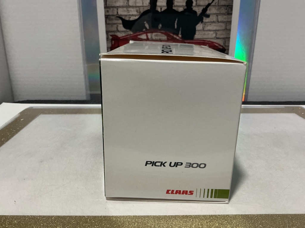 1/32 LIMITED EDITION 1000 PIECES MARGE MODEL CLAAS 300 PICKUP image