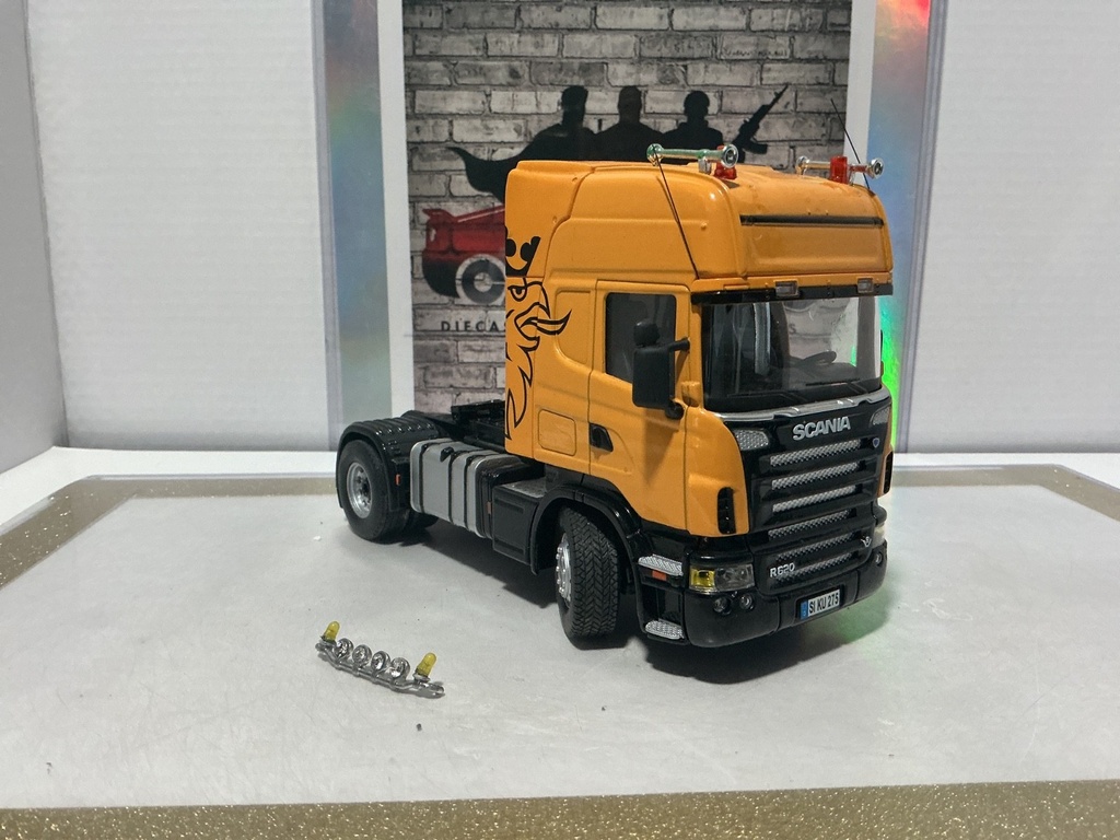 1:32 SIKU SCANIA R620 TRACTOR TRAILER [NO BOX] - SEE ALL PICS #13 image