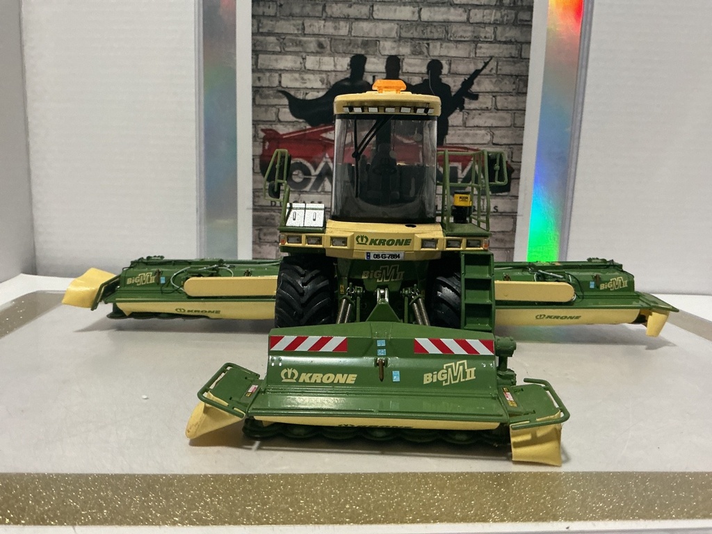 1:32 KRONE BIG M II MOWER [NO BOX] image
