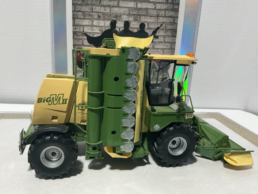 1:32 KRONE BIG M II MOWER [NO BOX] image