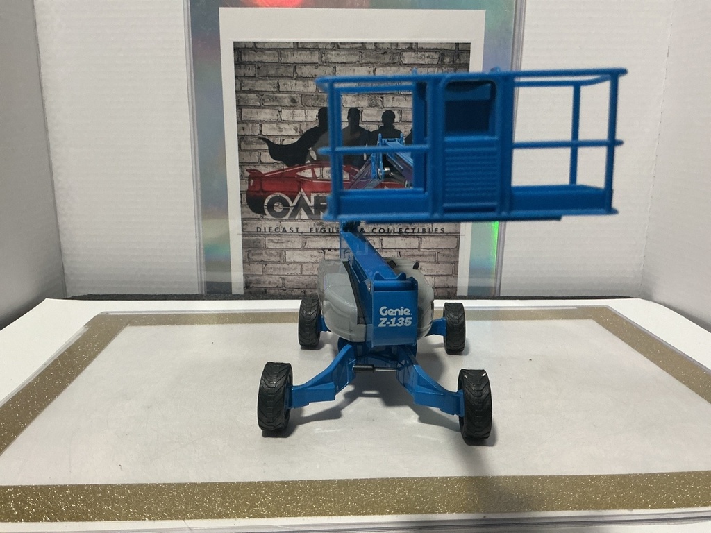 1:32 GENIE Z 135/70 BOOM LIFT  [NO BOX] image