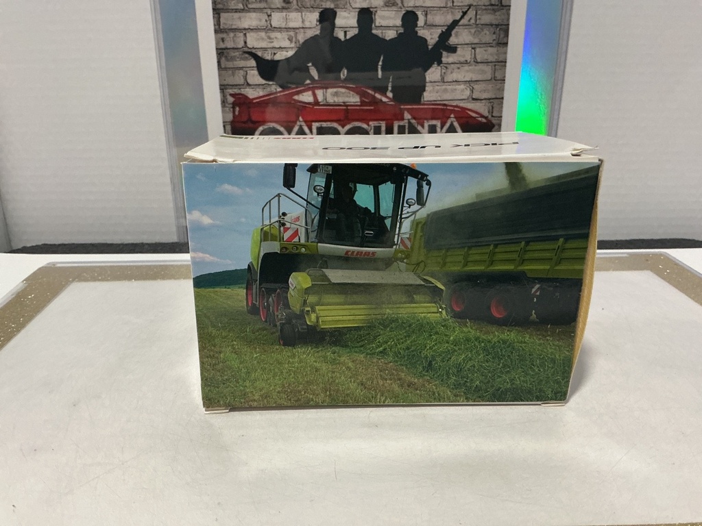 1/32 MARGE MODEL CLAAS 300 PICKUP 1000 PIECES LIMITED EDITION image