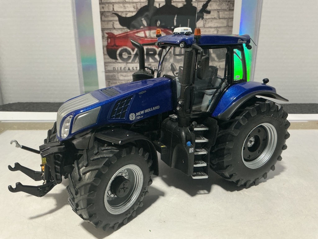1/32 - MARGE MODEL NEW HOLLAND T8 435 [FRONT ATTACHMENT BROKEN] [NO BOX] image