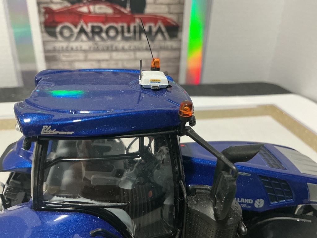 1/32 - MARGE MODEL NEW HOLLAND T8 435 [FRONT ATTACHMENT BROKEN] [NO BOX] image