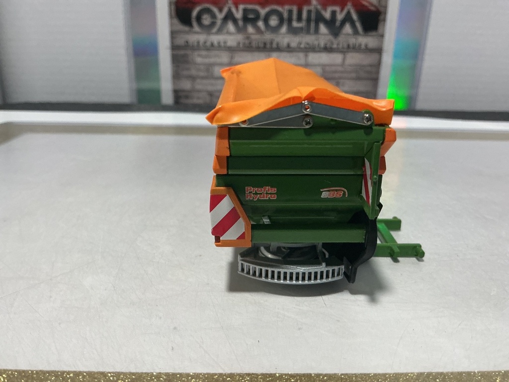 1:32 UNIVERSAL HOBBIES AMAZONE ZA - M3001 FERTILIZER  SPREADER image
